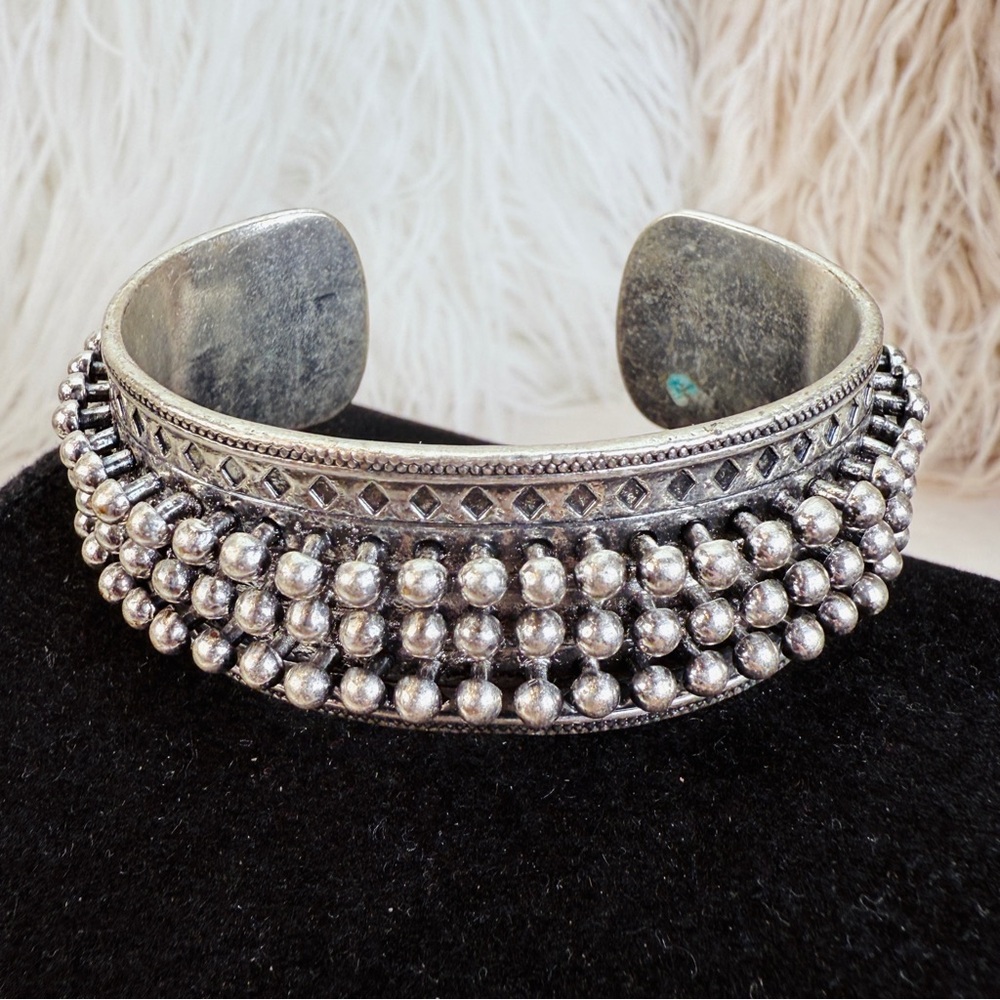 Lucky Brand Silver Beaded Cuff Bracelet - Picture 10 of 11